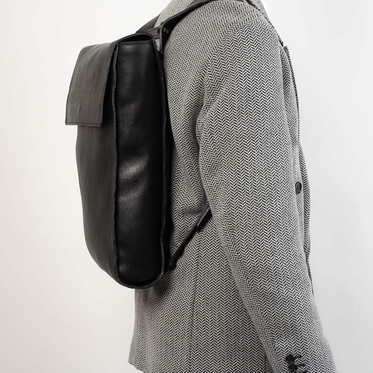 Leather laptop backpack - The Minimalist